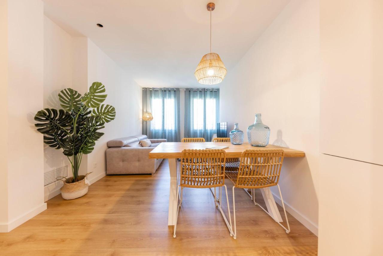 Bravissimo Gerio, 2-Bedroom Apartment Girona Bagian luar foto